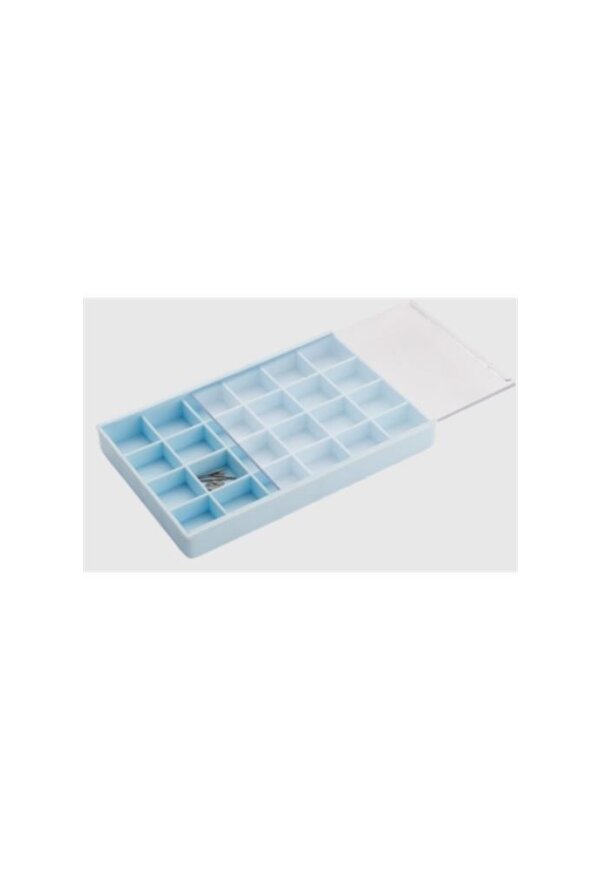 Scatola in plastica 24 scomparti cm. 19 x 13 x 2 - Plastic box with 24 compartments. 19 x 13 x 2 cm